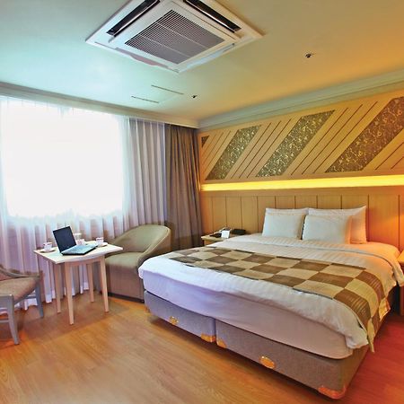 Hotel International Changwon Exterior photo