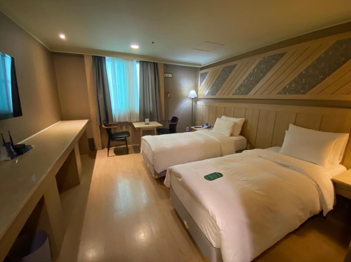 Hotel International Changwon Exterior photo