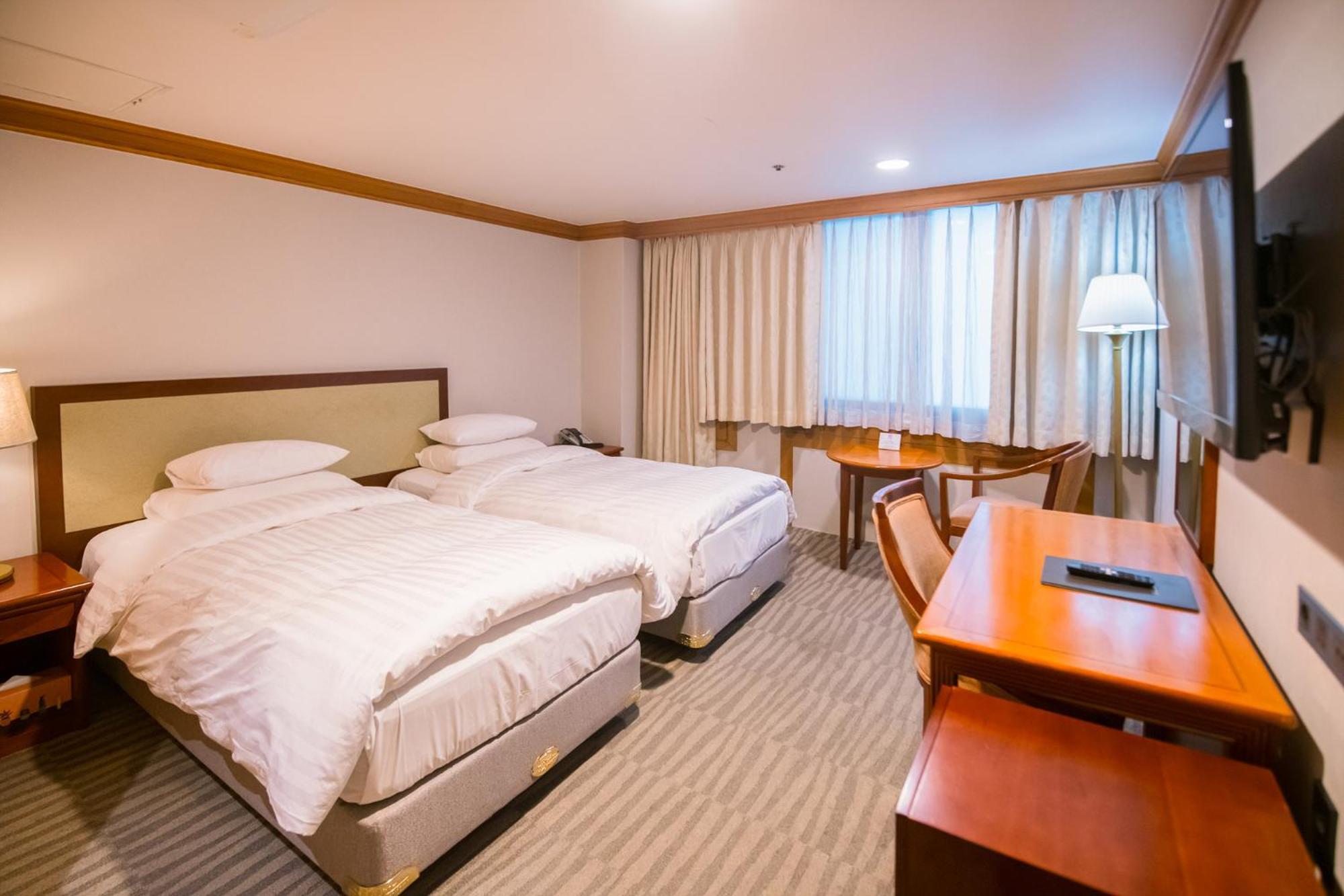 Hotel International Changwon Exterior photo