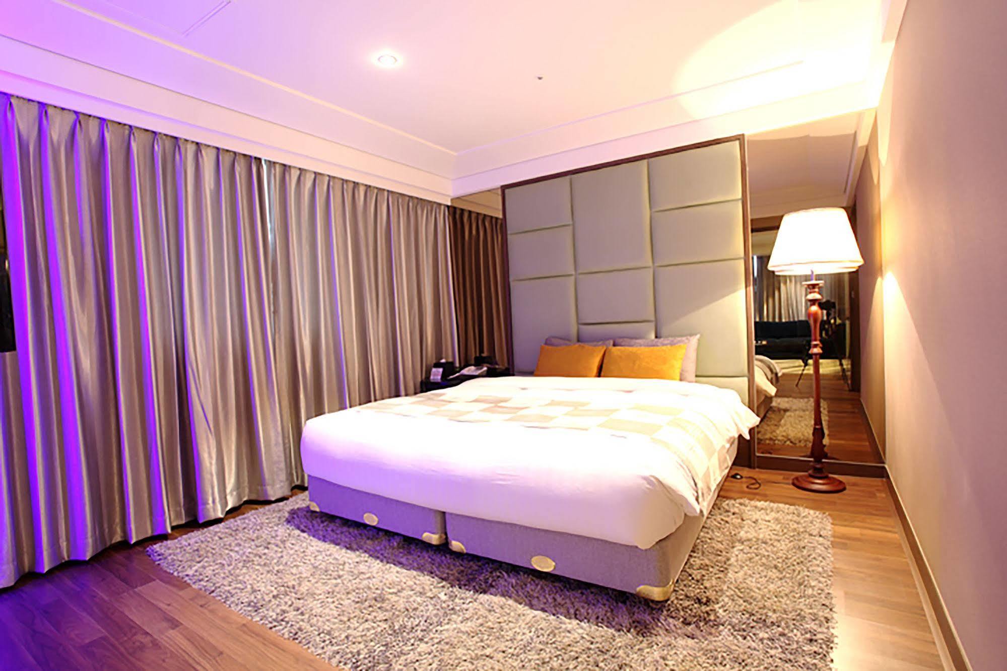 Hotel International Changwon Exterior photo