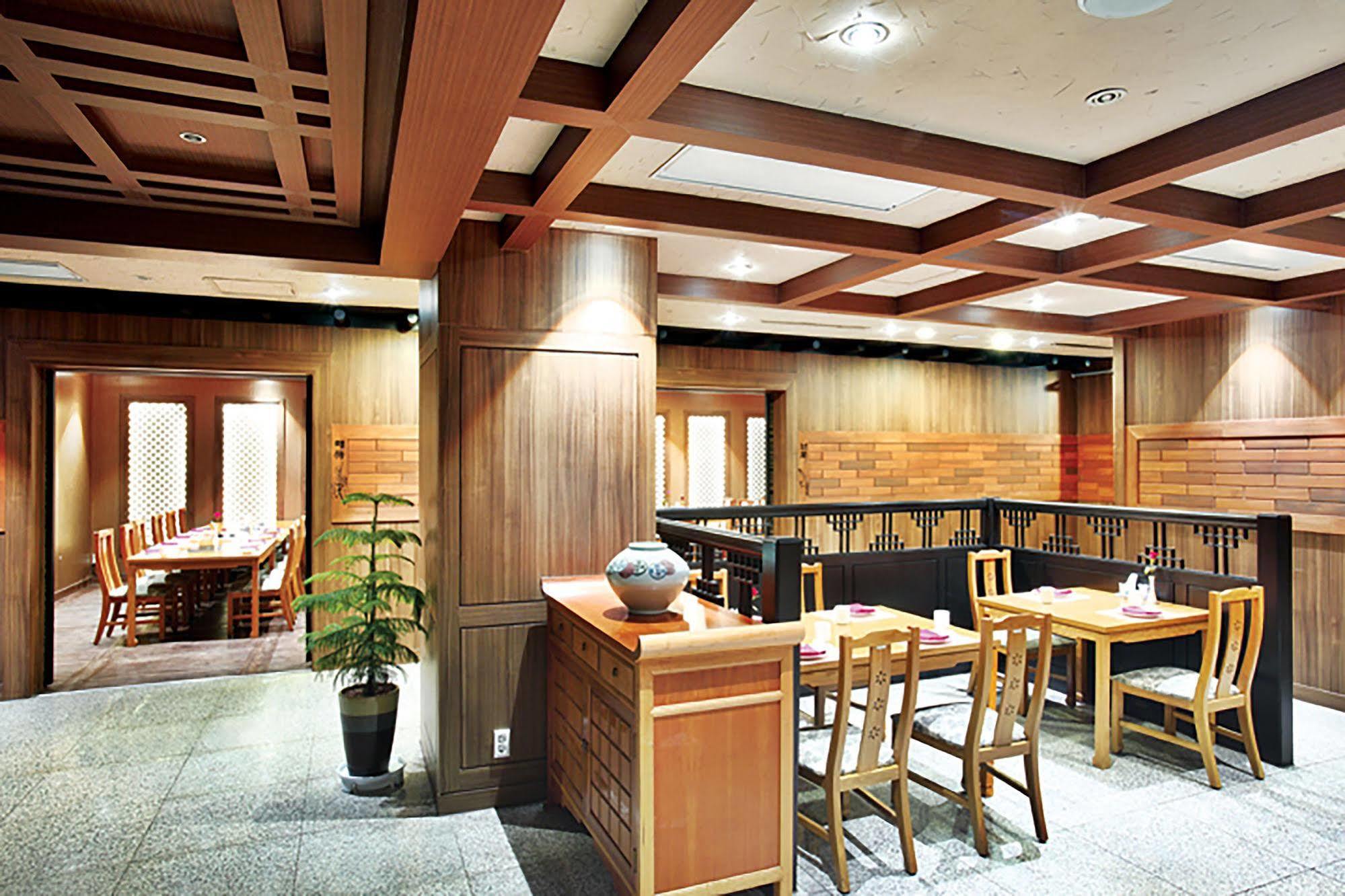 Hotel International Changwon Exterior photo
